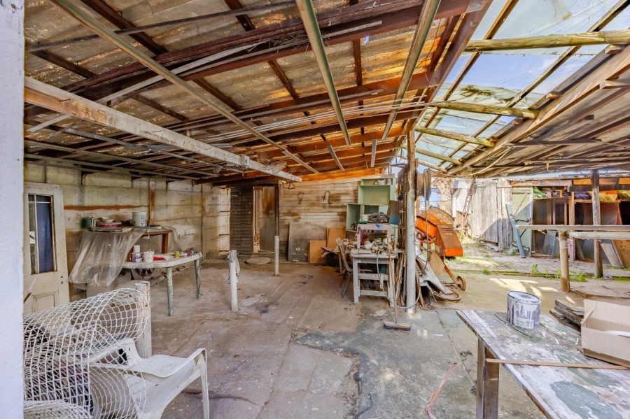 8 Bedroom Property for Sale in Lakeside Western Cape